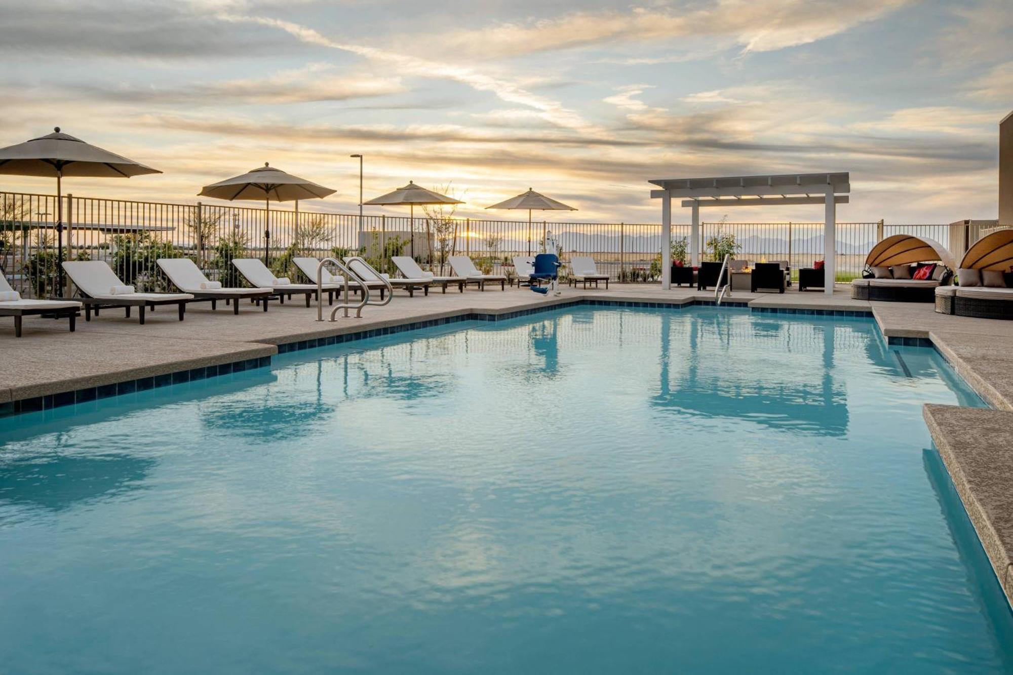 Marriott Phoenix צ'נדלר מראה חיצוני תמונה