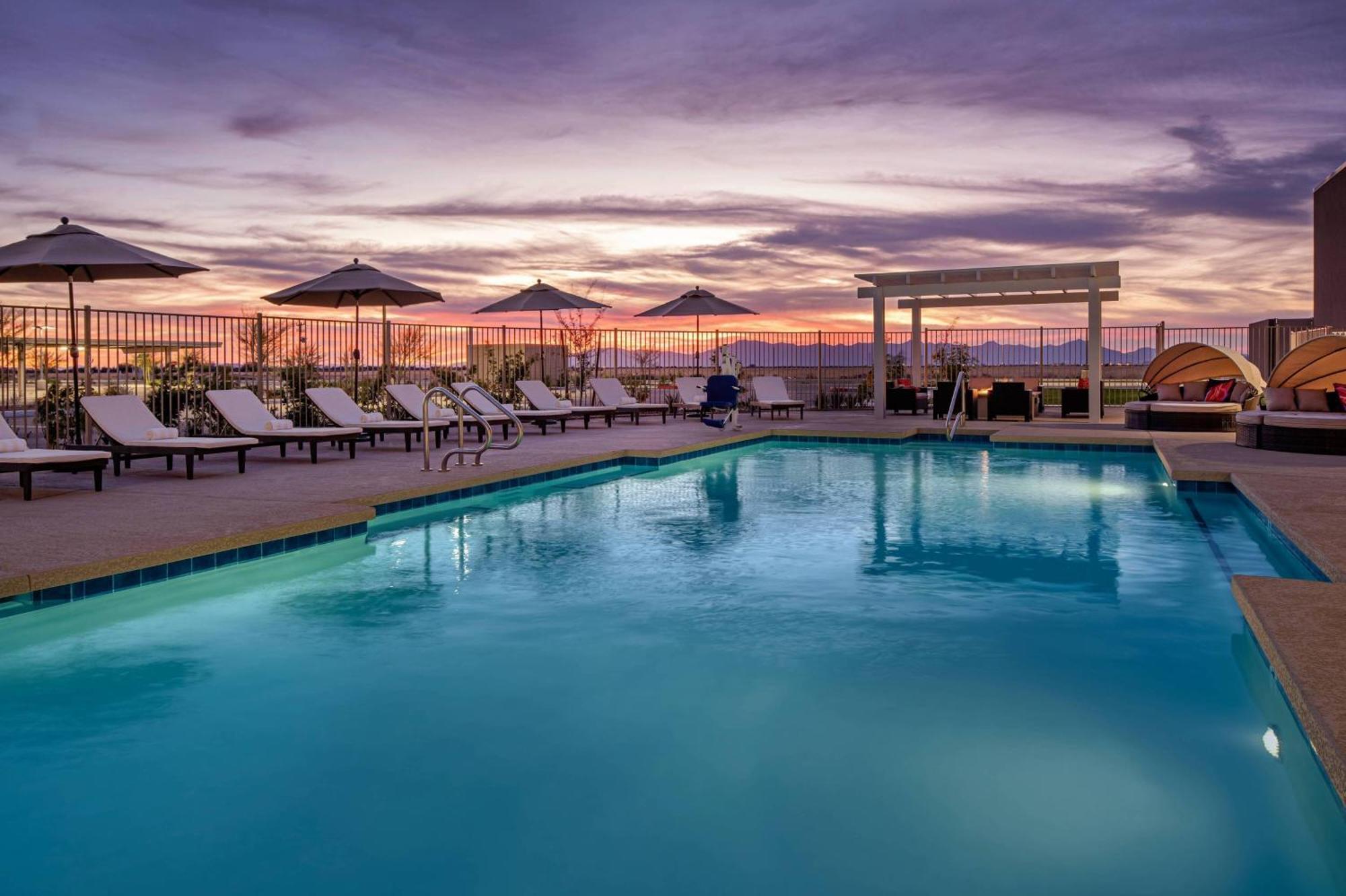 Marriott Phoenix צ'נדלר מראה חיצוני תמונה